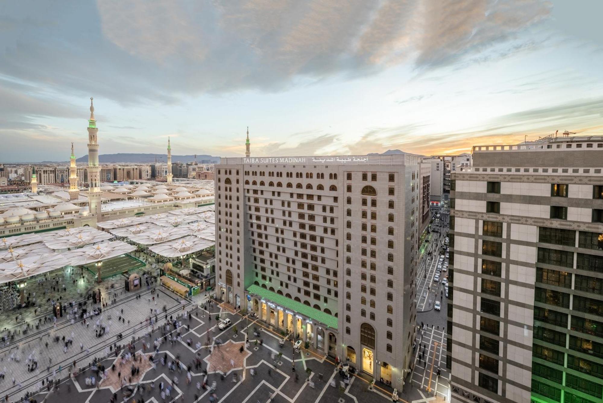 Taiba Suites Madinah Медина Екстериор снимка The hotel in 2015