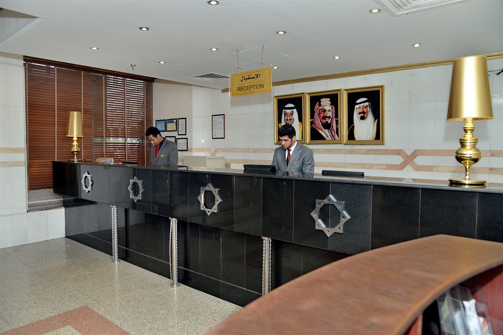 Taiba Suites Madinah Медина Екстериор снимка Reception desk at a hotel