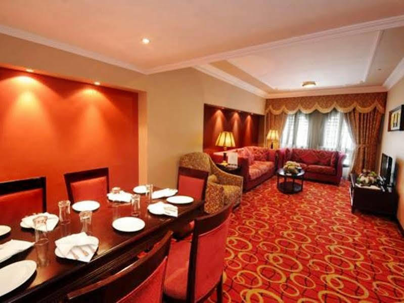 Taiba Suites Madinah Медина Екстериор снимка Suite