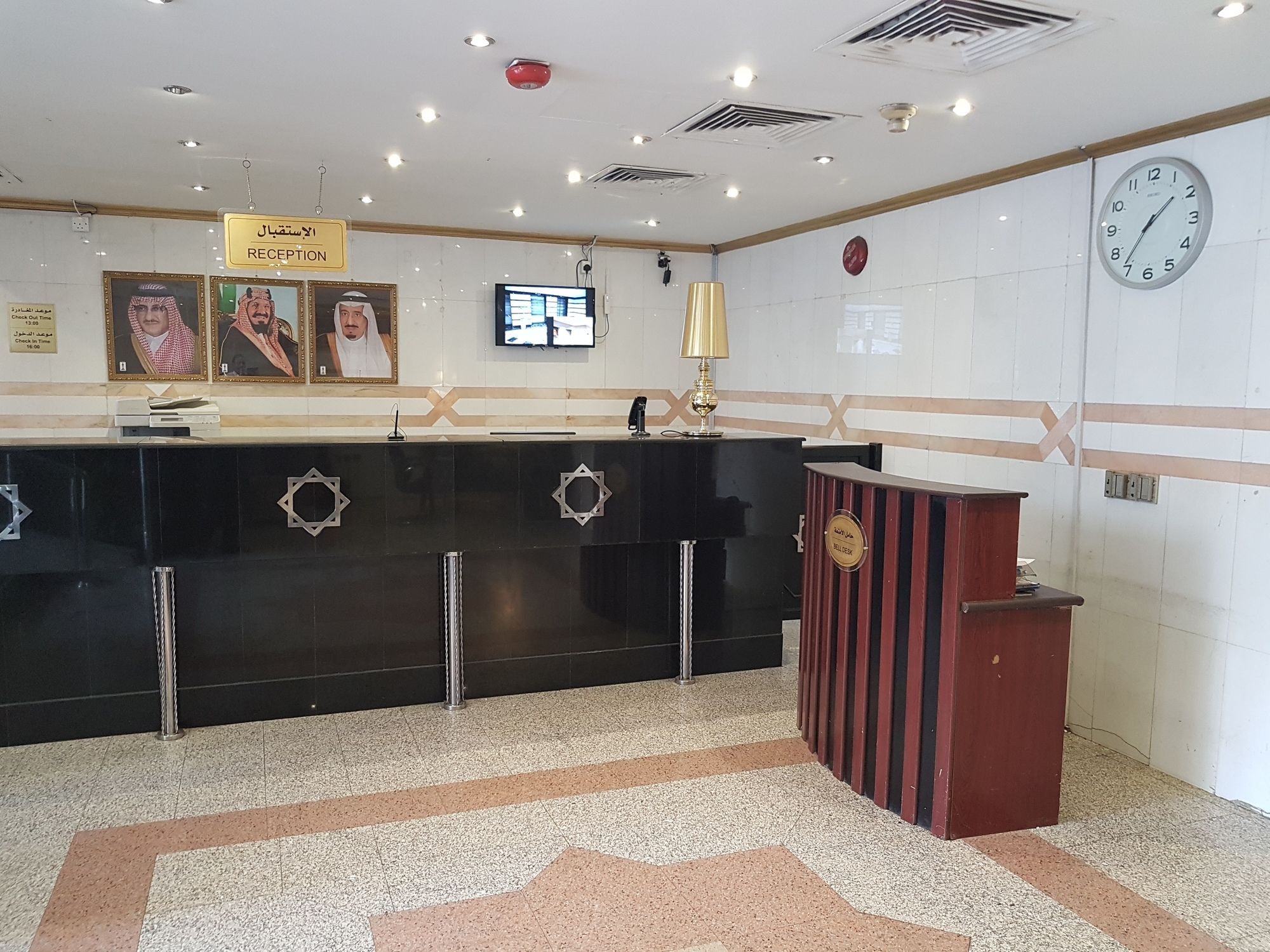 Taiba Suites Madinah Медина Екстериор снимка Reception