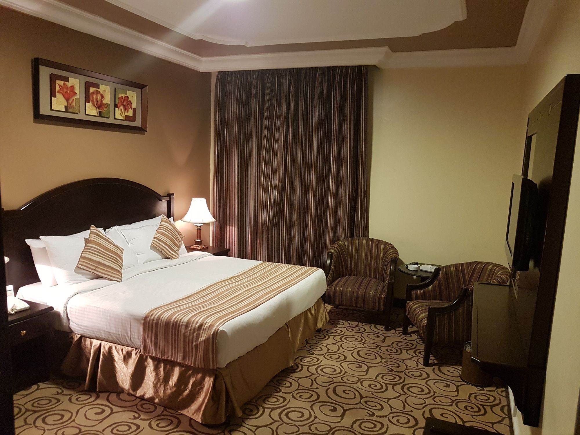 Taiba Suites Madinah Медина Екстериор снимка A room at the hotel