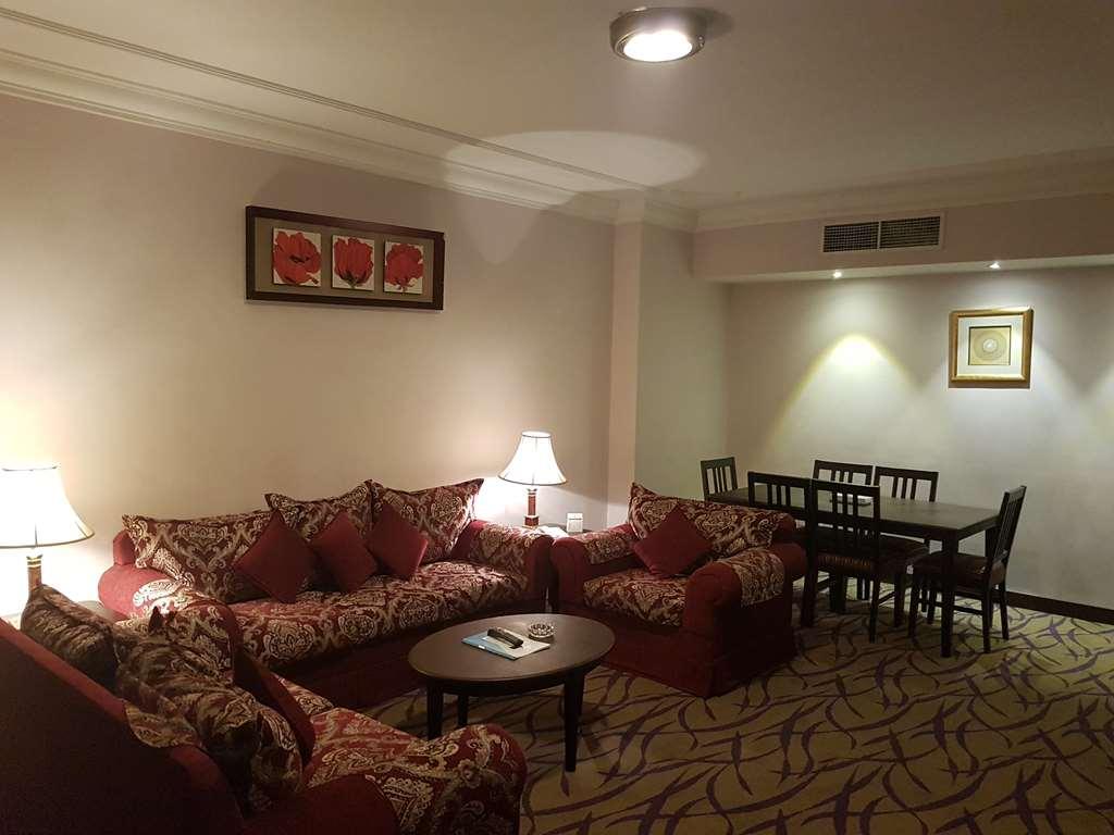 Taiba Suites Madinah Медина Стая снимка A suite at the hotel